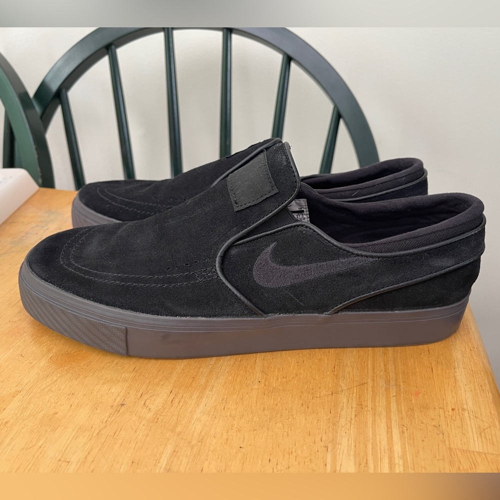 Nike Zoom SB Men's Black/Black/Thunder Grey Stefan Janoski slip-on